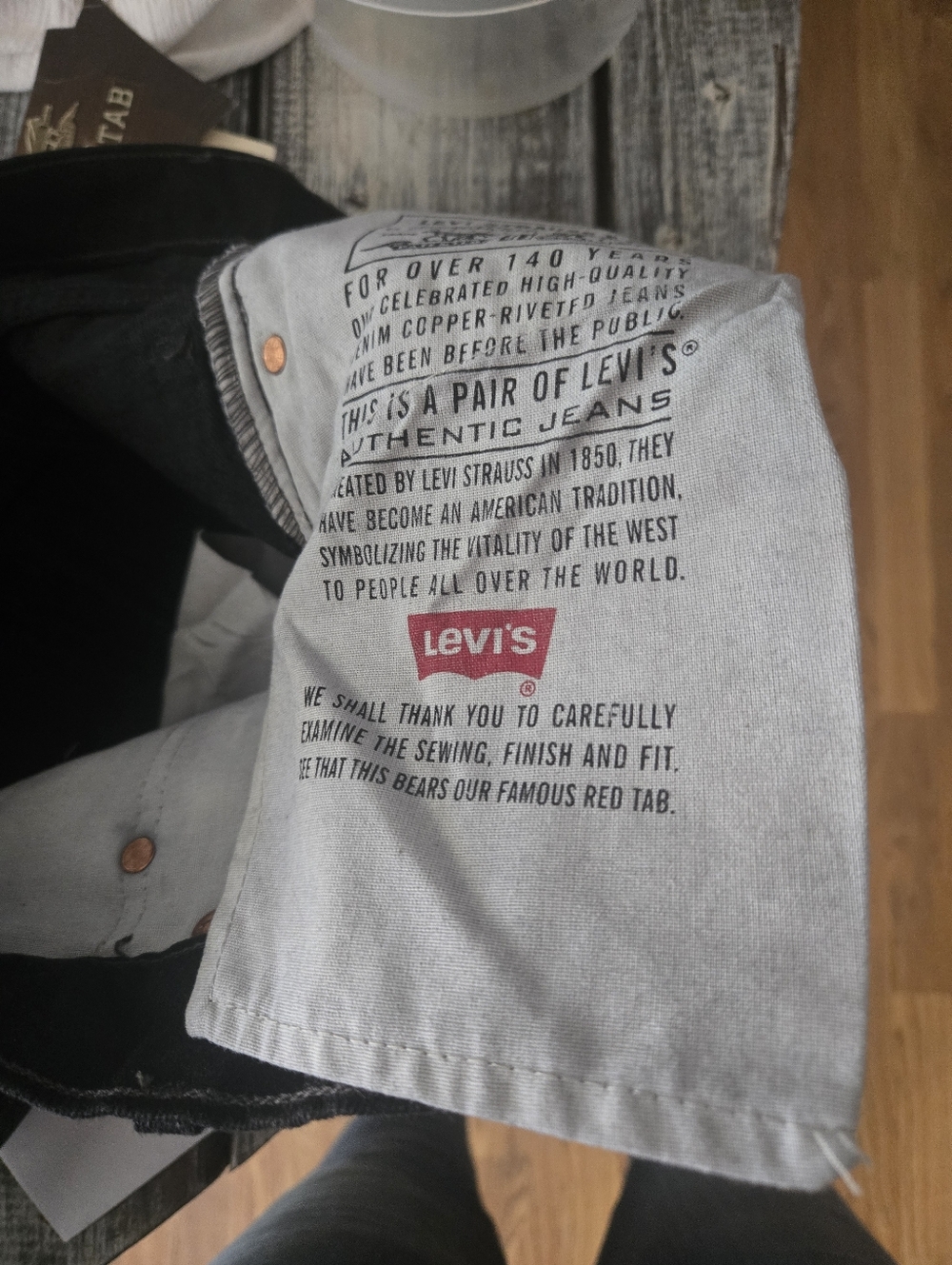 Levis 550 Relaxed Jean - Picture 2 of 4